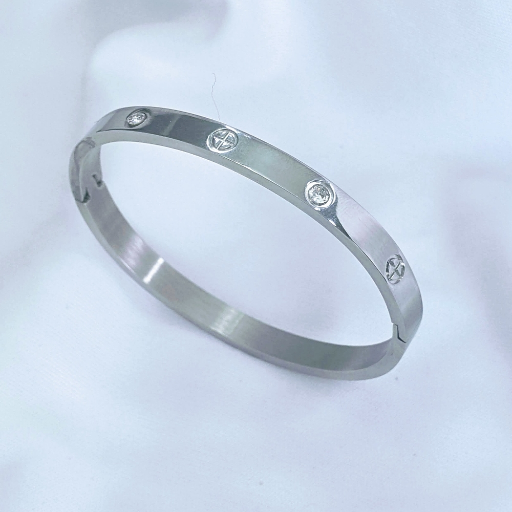 Bracelet Cuff Sterling Silver plated over Stainless Steel does not Fade